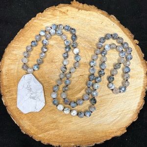 Beaded Agate & Howlite Mala Necklace